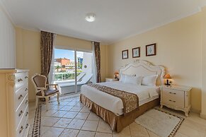 Flamingo Suites Boutique Hotel