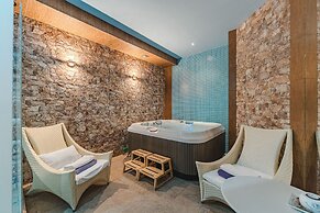 Flamingo Suites Boutique Hotel