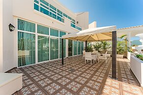 Flamingo Suites Boutique Hotel