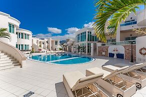 Flamingo Suites Boutique Hotel