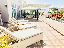 Flamingo Suites Boutique Hotel