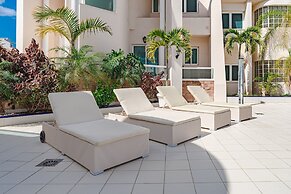 Flamingo Suites Boutique Hotel