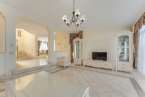 Flamingo Suites Boutique Hotel