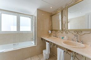 Flamingo Suites Boutique Hotel