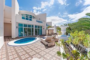 Flamingo Suites Boutique Hotel