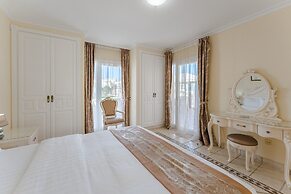 Flamingo Suites Boutique Hotel