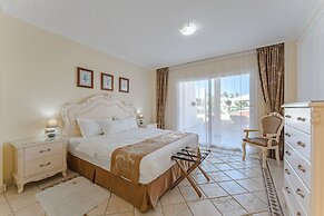 Flamingo Suites Boutique Hotel