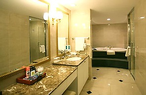 High1 Palace Hotel & CC