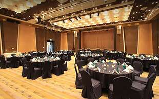 High1 Palace Hotel & CC