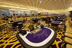 High1 Palace Hotel & CC