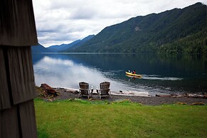 Lake Crescent Lodge