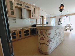 Ratana Apart Hotel at Chalong