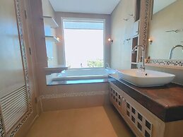 Ratana Apart Hotel at Chalong