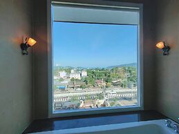 Ratana Apart Hotel at Chalong