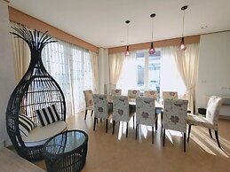 Ratana Apart Hotel at Chalong