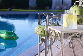 SunVillage Boutique Hotel