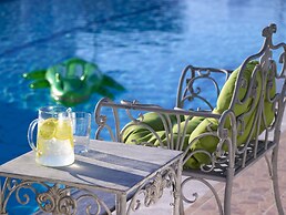 SunVillage Boutique Hotel