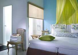 SunVillage Boutique Hotel