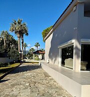 Paradise Apartments