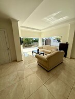 Paradise Apartments