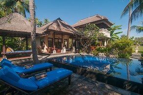 Amertha Bali Villas Beach Front Resort and Spa