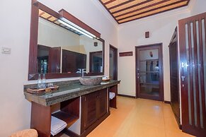 Amertha Bali Villas Beach Front Resort and Spa