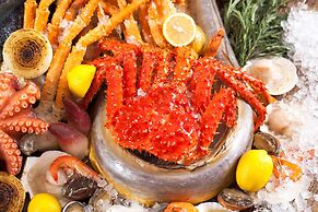 Hilton Guangzhou Baiyun - Free Shuttle for Canton Fair Period, Close t