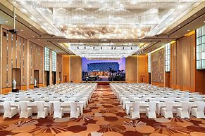 Hilton Guangzhou Baiyun - Free Shuttle for Canton Fair Period, Close t