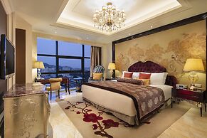 Hilton Guangzhou Baiyun - Free Shuttle for Canton Fair Period, Close t