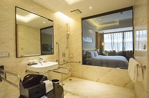 Hilton Guangzhou Baiyun - Free Shuttle for Canton Fair Period, Close t