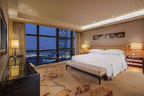 Hilton Guangzhou Baiyun - Free Shuttle for Canton Fair Period, Close t