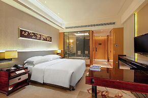 Hilton Guangzhou Baiyun - Free Shuttle for Canton Fair Period, Close t