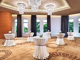 Hilton Guangzhou Baiyun - Free Shuttle for Canton Fair Period, Close t