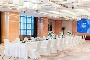 Hilton Guangzhou Baiyun - Free Shuttle for Canton Fair Period, Close t