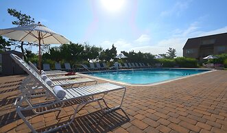 Windward Shores Ocean Resort