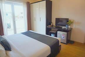 Rising Dragon Estate Hotel