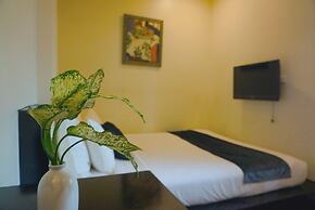 Rising Dragon Estate Hotel