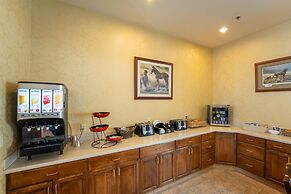 Silverland Inn and Suites