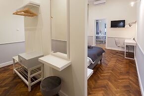 Angel House Aparthotel