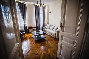 Angel House Aparthotel