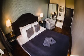 Angel House Aparthotel