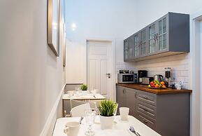 Angel House Aparthotel