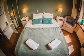 Angel House Aparthotel