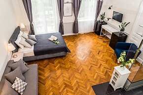 Angel House Aparthotel