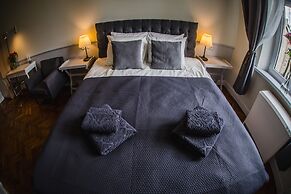 Angel House Aparthotel