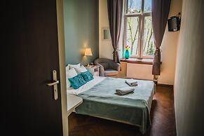 Angel House Aparthotel