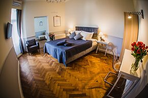 Angel House Aparthotel