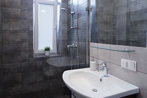 Angel House Aparthotel