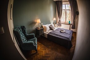 Angel House Aparthotel