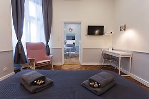 Angel House Aparthotel